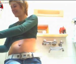 Sexy mamma is geil aan het cammen