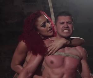 Kaal geschoren oude kutten gevingerd