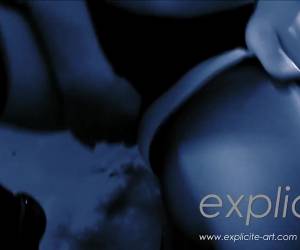 Dit is de eerste keer dat ze een lul pijpt