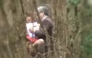 meester sekst leerling in het park 